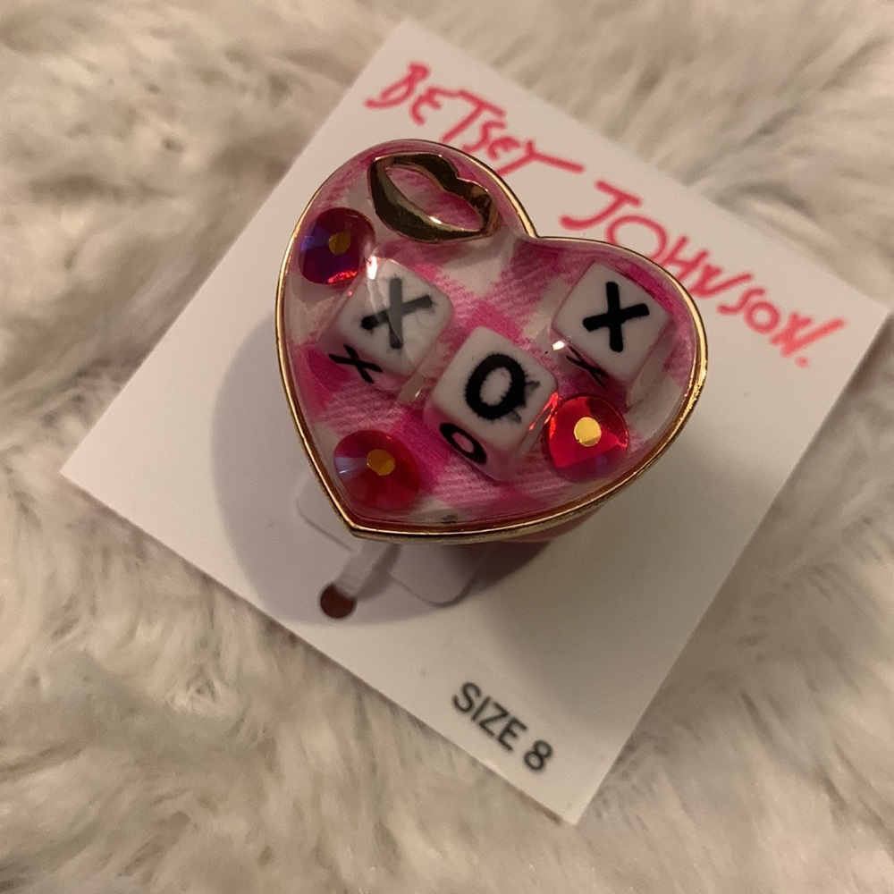 NWT $45 Betsey Johnson XOX Heart Ring - Size 8 - Picture 5 of 7